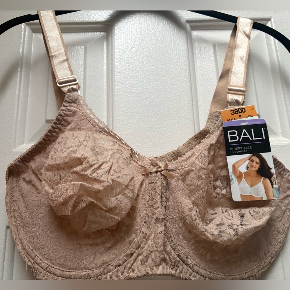 Bali Women's Stretch Lace Underwire Bra - Tan